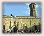 Una hora antes de la salida ya se puede respirar un gran ambiente semanasantero en las cercan&iacute;as de Santa Mar&iacute;a