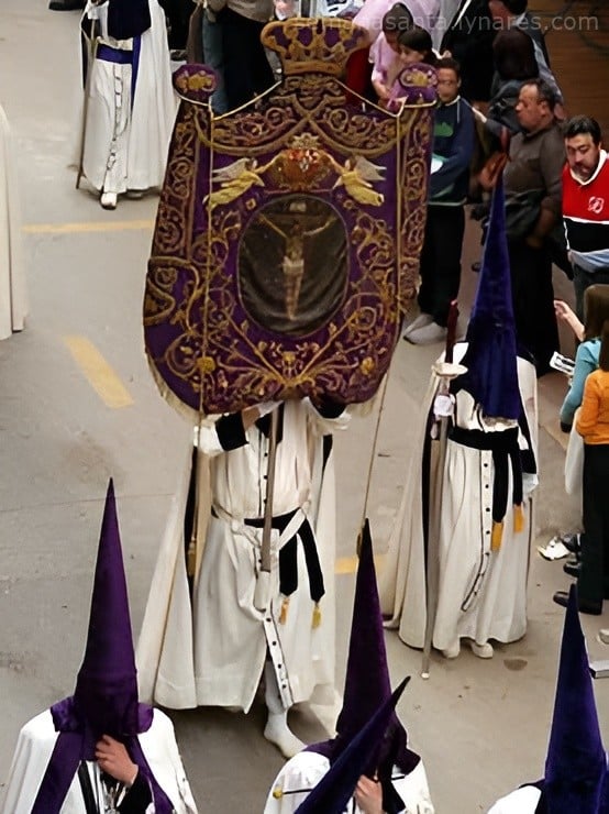 2003-04-18-estandarte-cristo-554x740-1.jpg