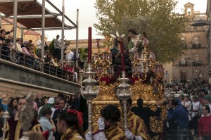  Foto llamada oracion2012-01 que representa Oración en el Huerto de Linares después de girar desde calle Cambroneras encarándose hacia Plaza del Ayuntamiento