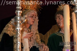 Imáneges del Paso de palio de la Hermandad de la Columna de Linares durante la Madrugá 2015