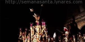 Nazareno a la salida en la Madrugá. Fotos del Nazareno de Linares