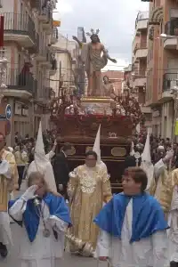 2003-04-20_DSC_0035_calle_canalejas_a_las_16_semana_santa_linares.webp
